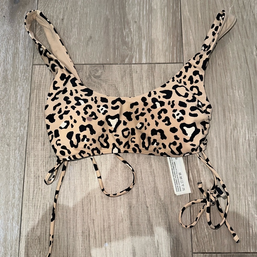Hollister leopard print bikini top